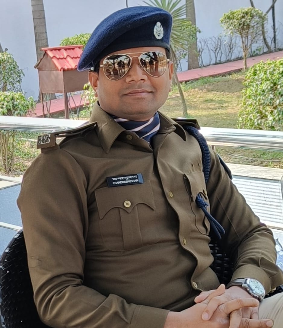 पुलिस की तत्परता और सक्रियता की मिशाल पेश कर रहे प्रशिक्षु डीएसपी चंद्रभूषण - शराब से जुड़े धंधेबाजों में मचा है हाहाकार, लोगों को मिल रहा ससमय न्याय