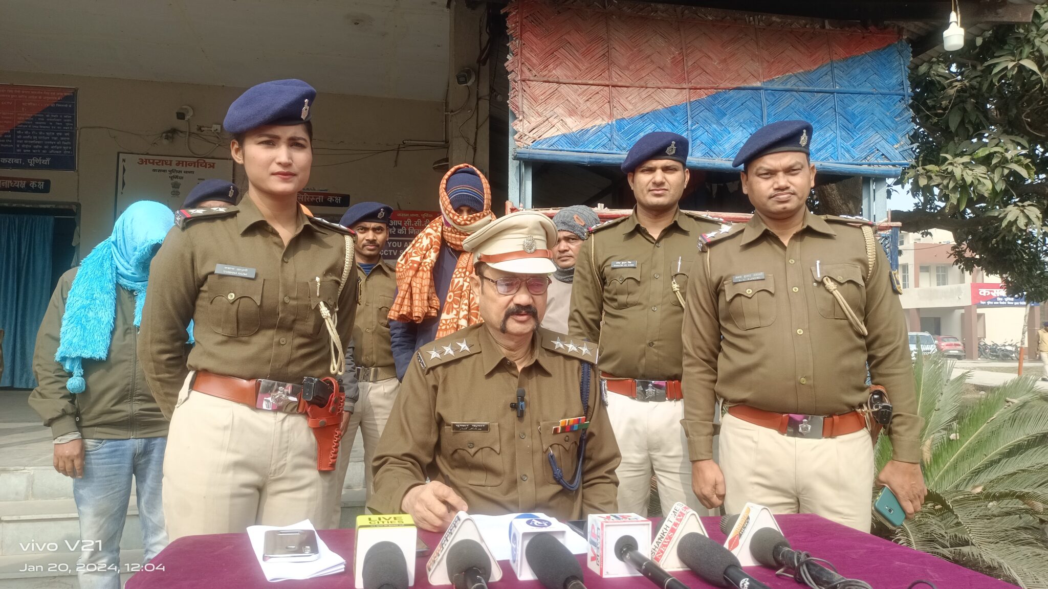 कसबा थाना पुलिस की बड़ी उपलब्धि : लंबे समय से सक्रिय मोटरसाइकिल चोर गिरोह का भंडाफोड़, चोरी की पांच बाइक के साथ तीन गिरफ्तार - सदर डीएसपी ने कसबा थाना पुलिस की कार्यशैली को सराहा, कहा सम्मानित होंगे सभी अधिकारी - कसबा थाना अध्यक्ष के नेतृत्व में अपराध और अपराधियों पर कसा जा रहा नकेल