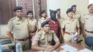 कसबा थाना पुलिस की बड़ी उपलब्धि : महज एक सप्ताह के भीतर मेडिकल शाॅप संचालक हत्याकांड का किया उदभेदन - हत्याकांड के मुख्य अपराधी को लूटी गयी बाइक और मोबाइल के साथ किया गया गिरफ्तार - एसडीओपी और थाना अध्यक्ष के समन्वित सहयोग से हत्याकाड का हुआ सफल उदभेदन